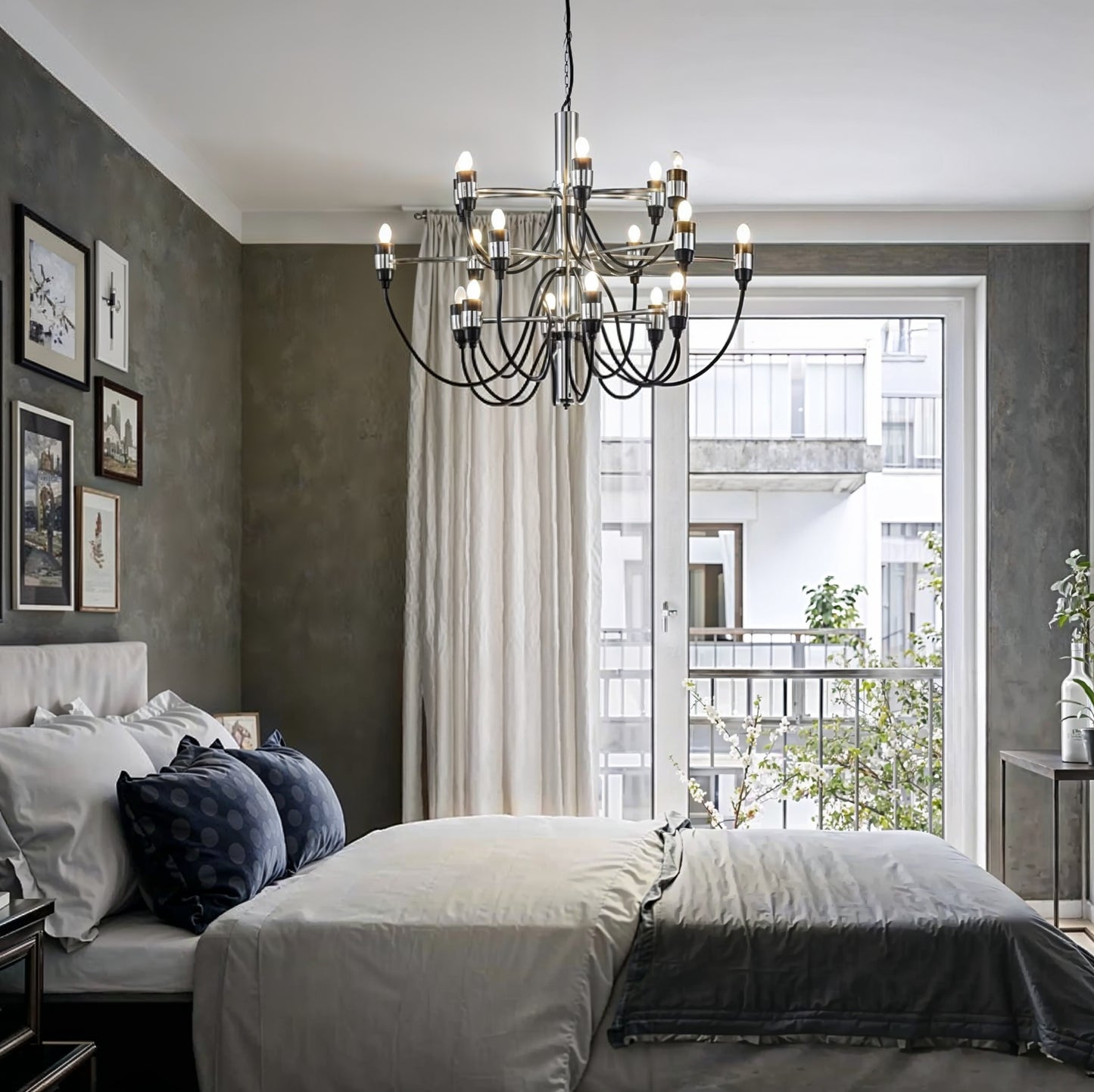 Lustre chandelier moderne noir et chrome