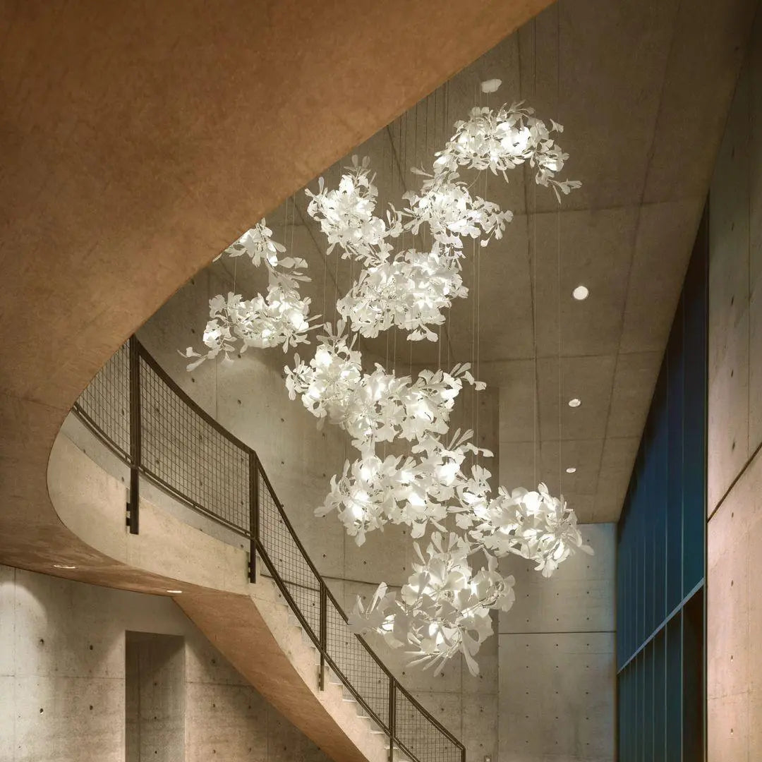 Suspension Florale En Métal Doré - Maison Lumina
