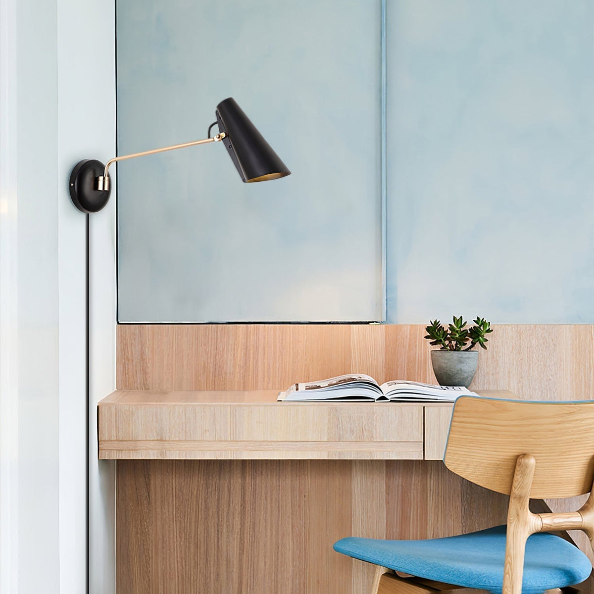 Izoren Elegance Birdy Plug-in Wall Lamp - Neutralighting