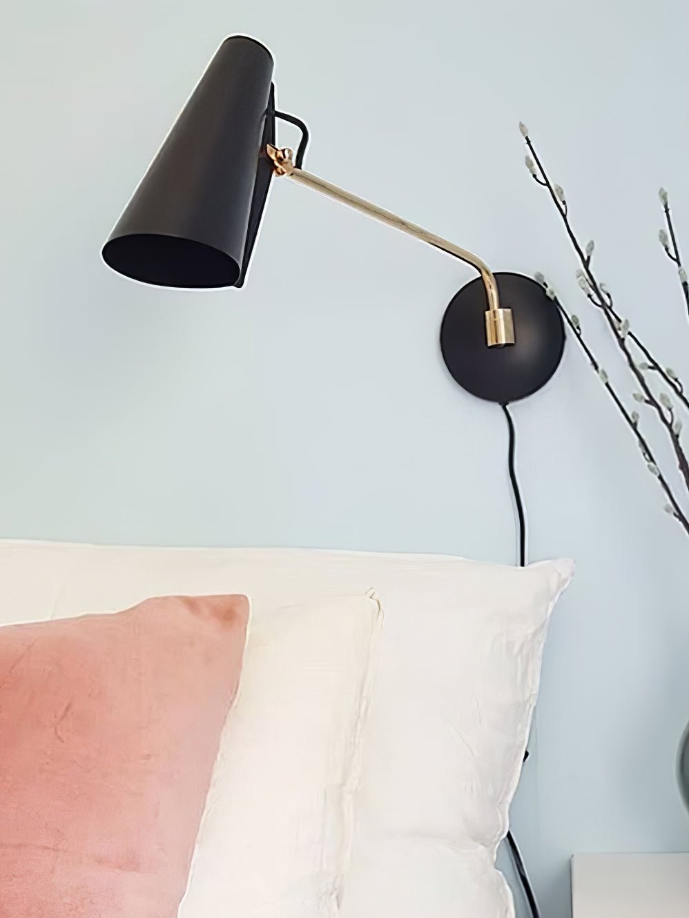 Izoren Elegance Birdy Plug-in Wall Lamp - Neutralighting