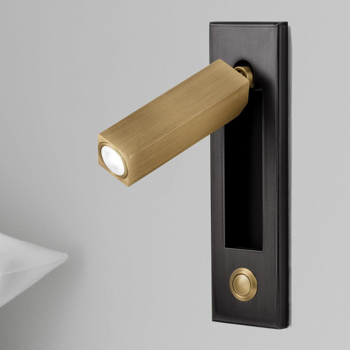 Embedded Bedside Sconce – detail 31