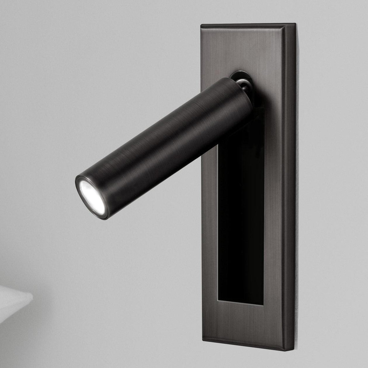 Embedded Bedside Sconce – detail 34