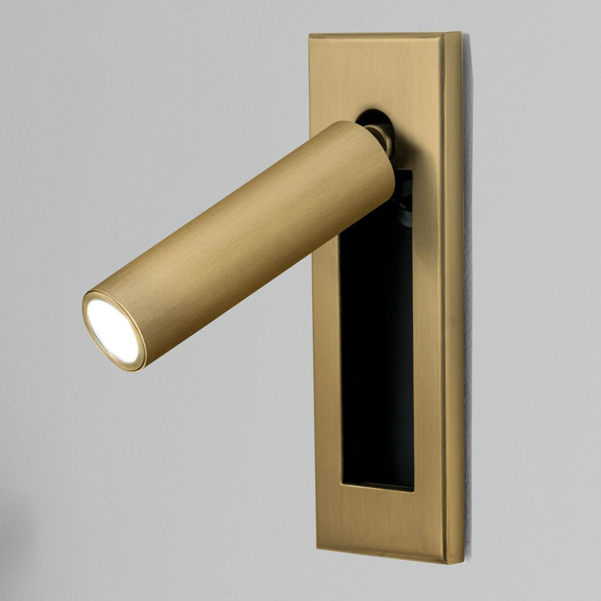 Embedded Bedside Sconce – detail 39