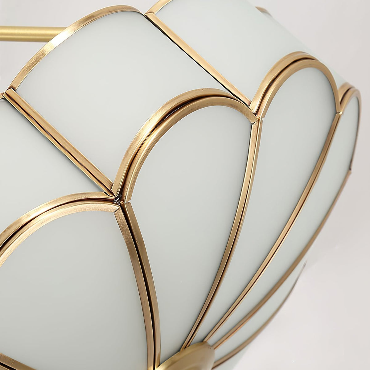 Solara Plafonnier en Verre Givré Pétale Laiton Art - Neutralighting