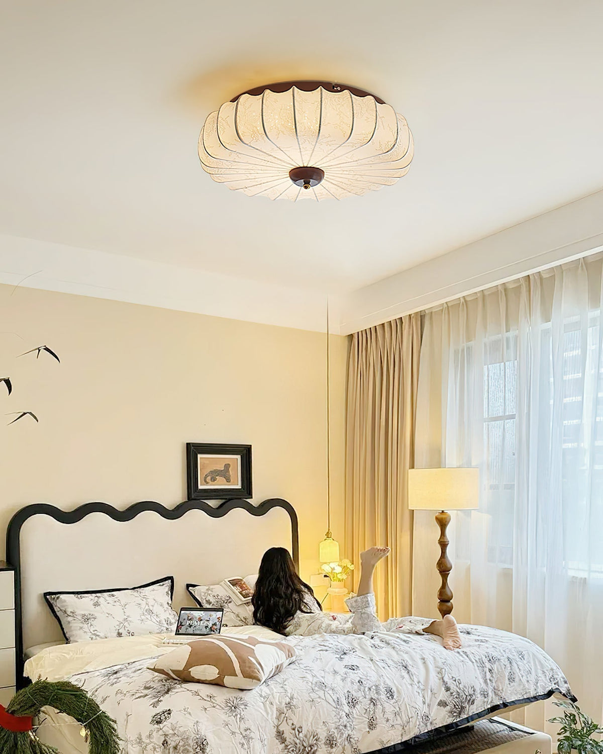 Plafonnier Tissu Ombre Plissé Lotus Forme Bois Baldaquin - Neutralighting