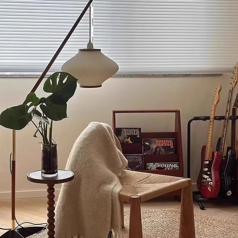 Lampadaire Élancé Médiéval - Maison Lumina