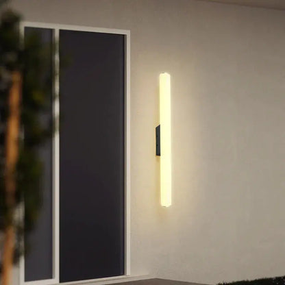 Applique Murale Extérieure Élégante - Maison Lumina